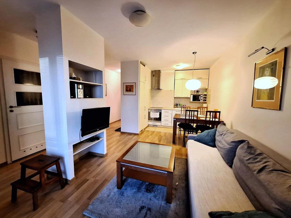 Apartament Regnum Noctis, Atlas Arena & Zoo Orientarium